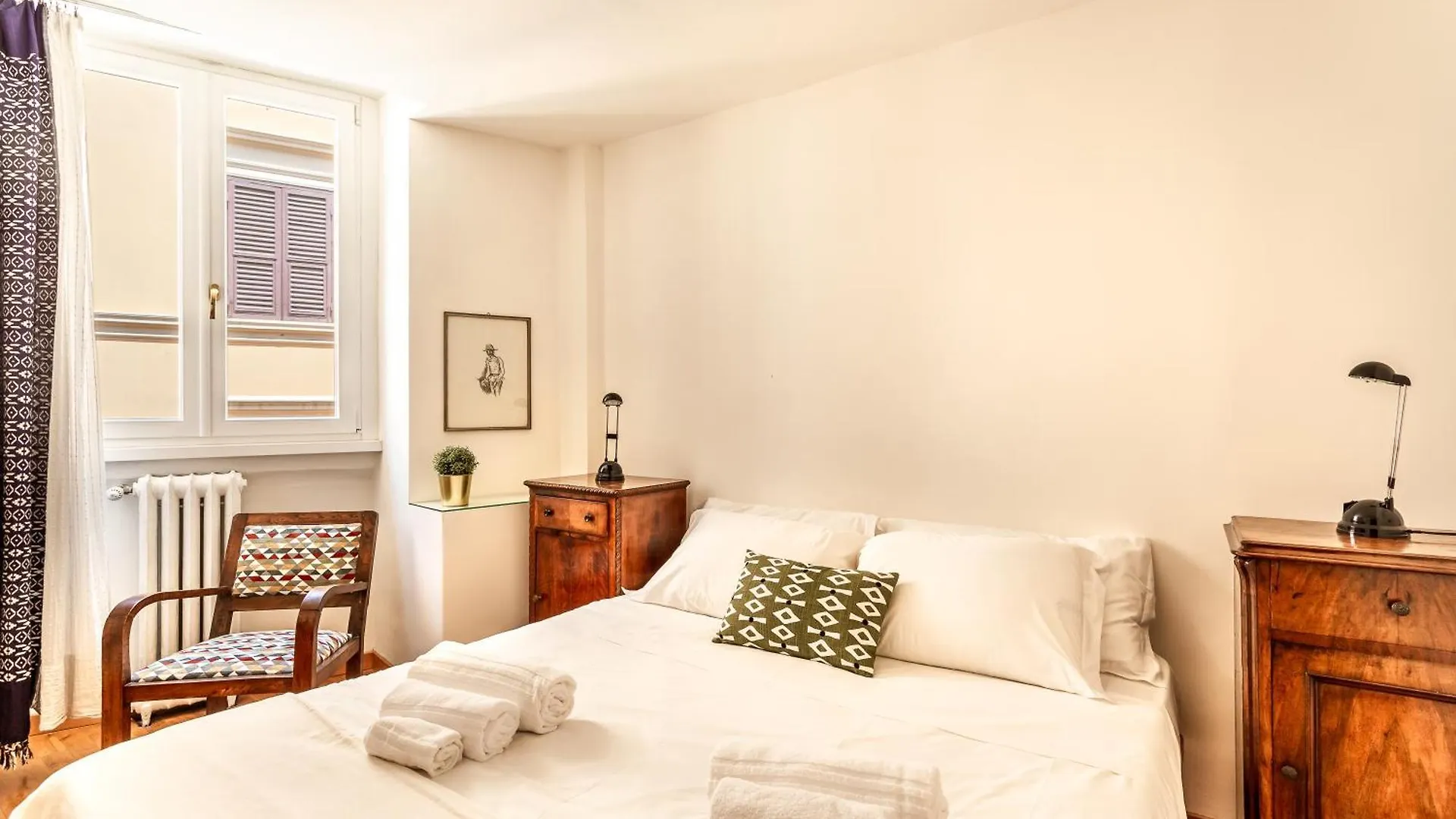 Iflat Lovely 2 Bedroom Apartment In Rione Monti Rome