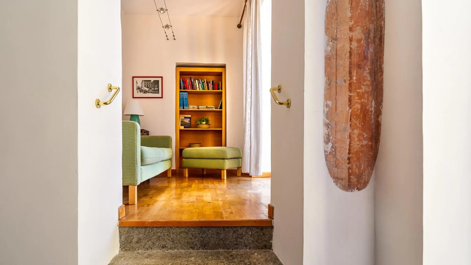 Iflat Lovely 2 Bedroom Apartment In Rione Monti Rome
