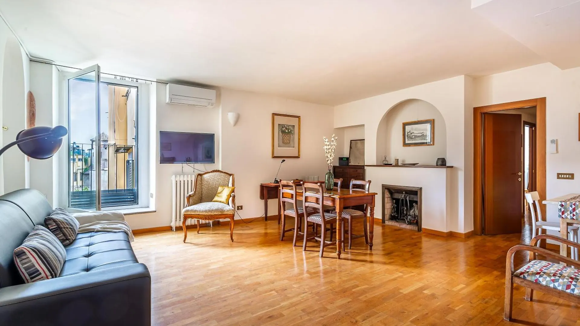 Iflat Lovely 2 Bedroom Apartment In Rione Monti Rome