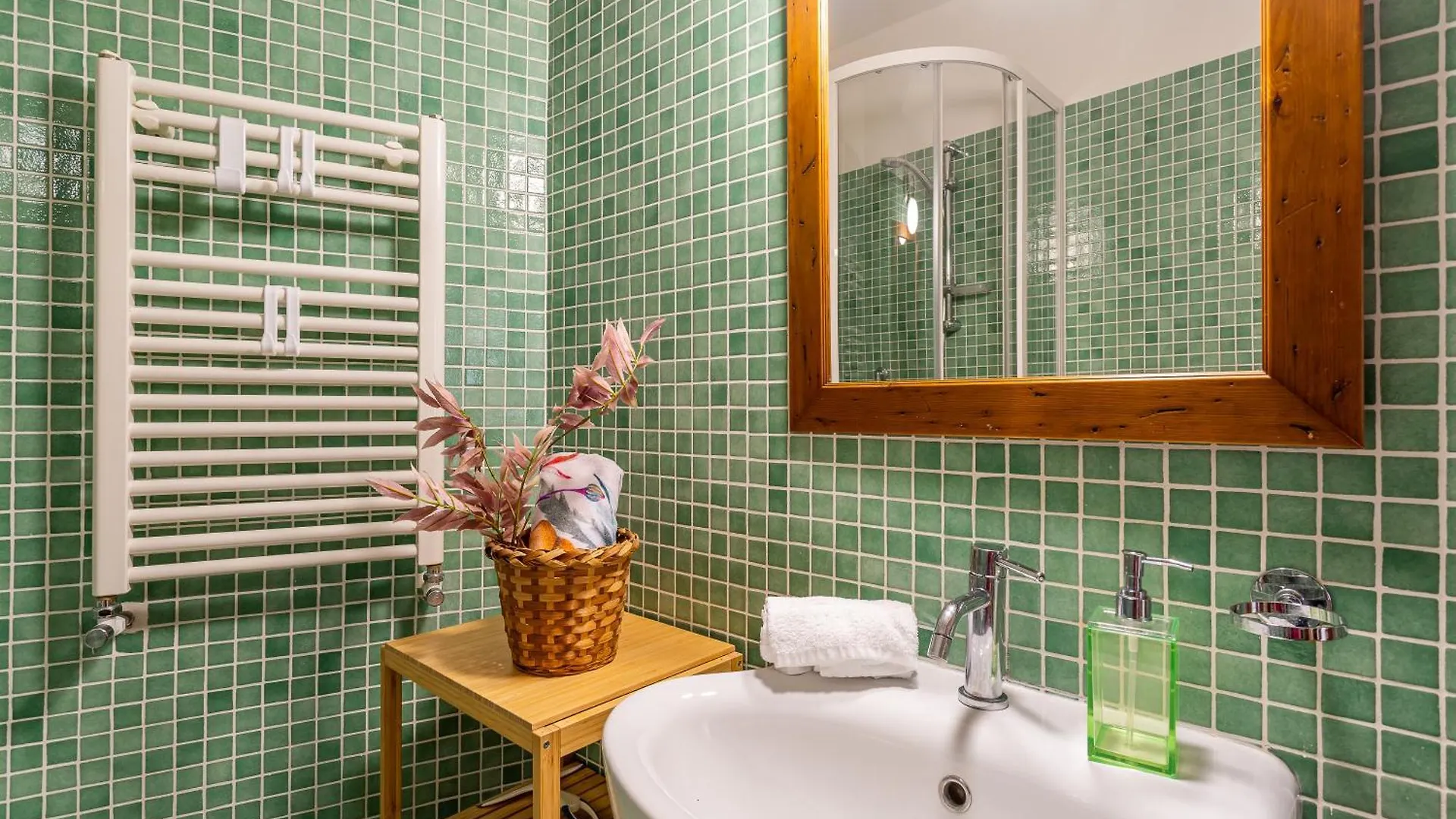 Iflat Lovely 2 Bedroom Apartment In Rione Monti Rome 0*,  Italy